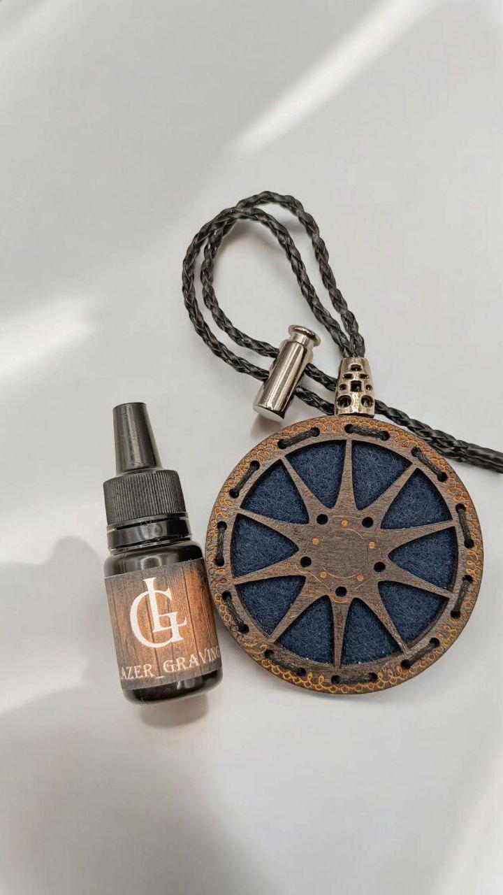 Ароматизатор для авто многоразовый в виде колеса из дерева/войлока и аромапарфюм 10 мл (105) Ароматизатор для авто многоразовый в виде колеса из дерева/войлока и аромапарфюм 10 мл (105)