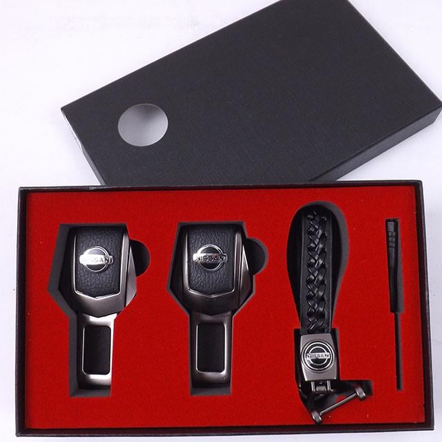 Подарочный набор Nissan 2в1 фиксатор ремней/кожаный брелок №2 Графит (674273)