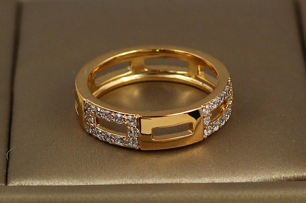 Кольцо Xuping Jewelry Прямоугольник с камнями р. 18 Золотистый