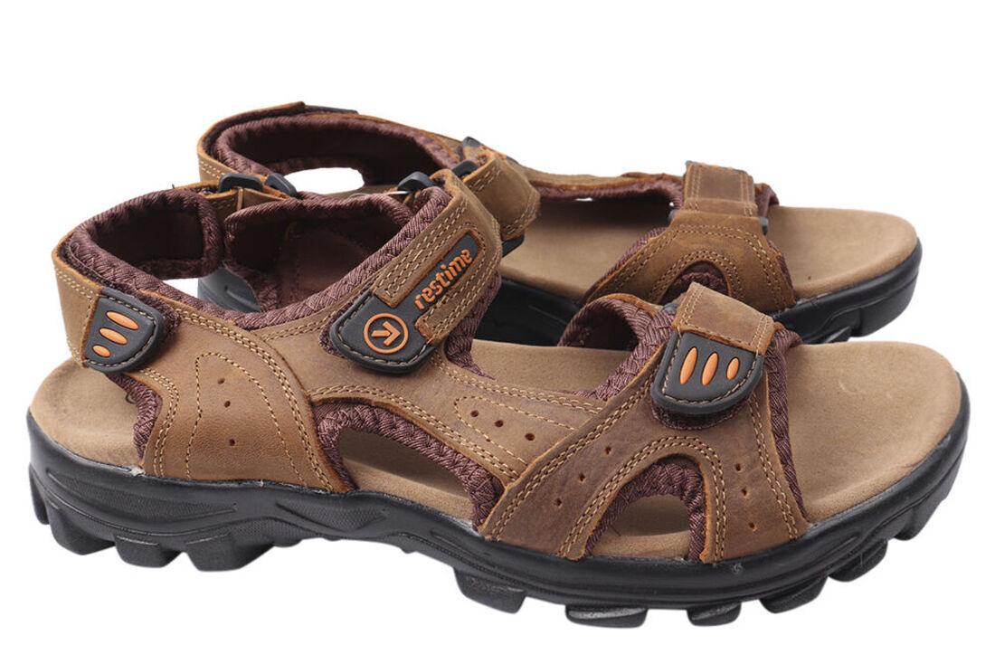 Босоножки мужские Restime из кожи-нубука на низком ходу с открытой пятой р. 45 Коричневый (176-21LBS)