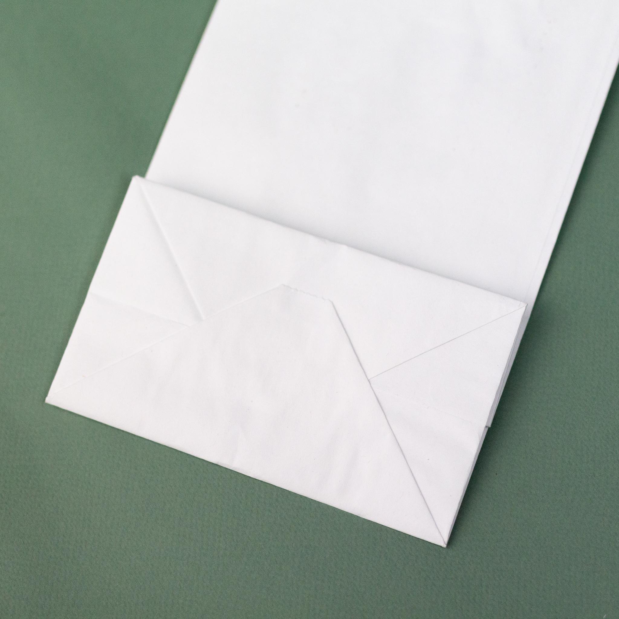 Пакет маленький бумажный с ручками 150х90х240 мм 50 шт. Белый - фото 3 Пакет маленький бумажный с ручками 150х90х240 мм 50 шт. Белый - фото 3