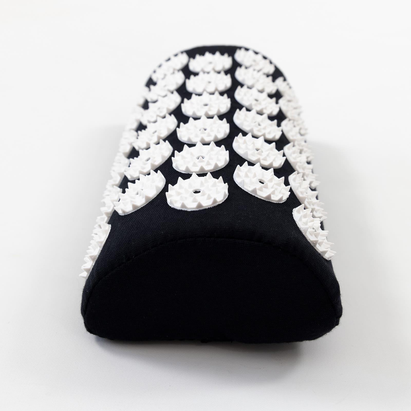 Масажний килимок Аплікатор Кузнєцова і валик масажер для спини/шиї/ніг/стоп/голови/тіла OSPORT Чорно-білий (n-0142) - фото 11