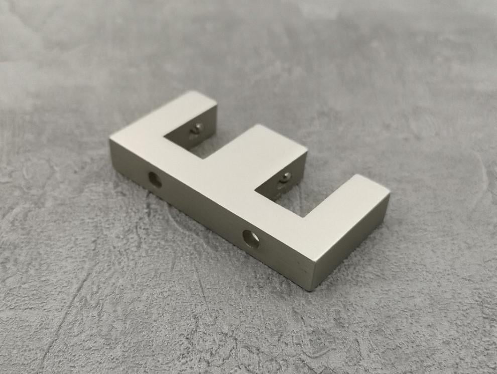 Стельовий кронштейн Quadrum Скарлайн подвійний сталь матова - фото 1 Стельовий кронштейн Quadrum Скарлайн подвійний сталь матова - фото 1