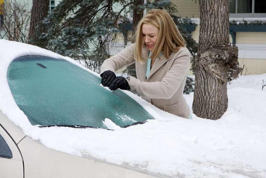 Накидка защитная лето/зима для лобового стекла от солнца/перегрева салона/замерзания/снега с магнитами 210х120 см - фото 6 Накидка защитная лето/зима для лобового стекла от солнца/перегрева салона/замерзания/снега с магнитами 210х120 см - фото 6