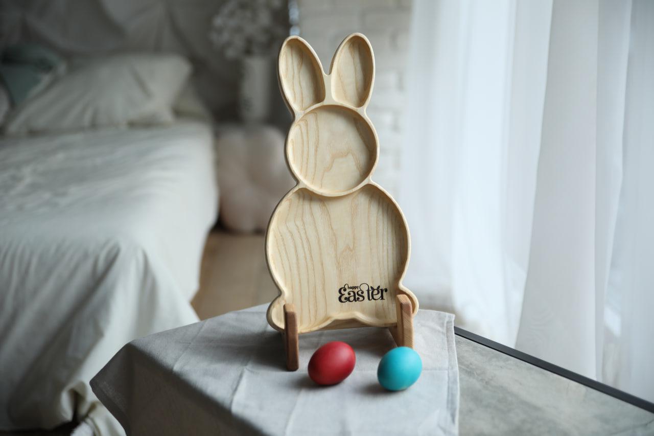 Декор на великодній стіл менажниця ясенева Великодній кролик 18х36х2 см (WDE-12.1) - фото 8 Декор на великодній стіл менажниця ясенева Великодній кролик 18х36х2 см (WDE-12.1) - фото 8