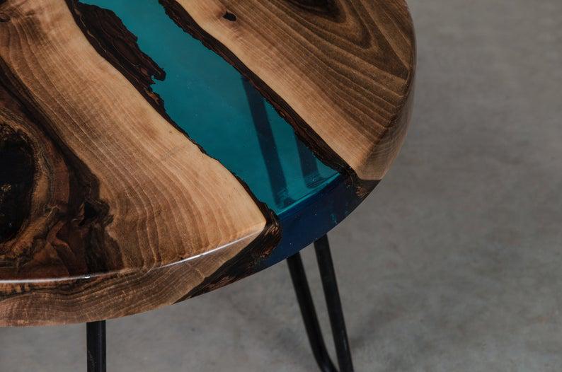 Стол журнальный річка Остин дизайнерский круглый из прозрачной эпоксидной смолы и массива ореха 800х480 мм. - фото 9 Стол журнальный річка Остин дизайнерский круглый из прозрачной эпоксидной смолы и массива ореха 800х480 мм. - фото 9