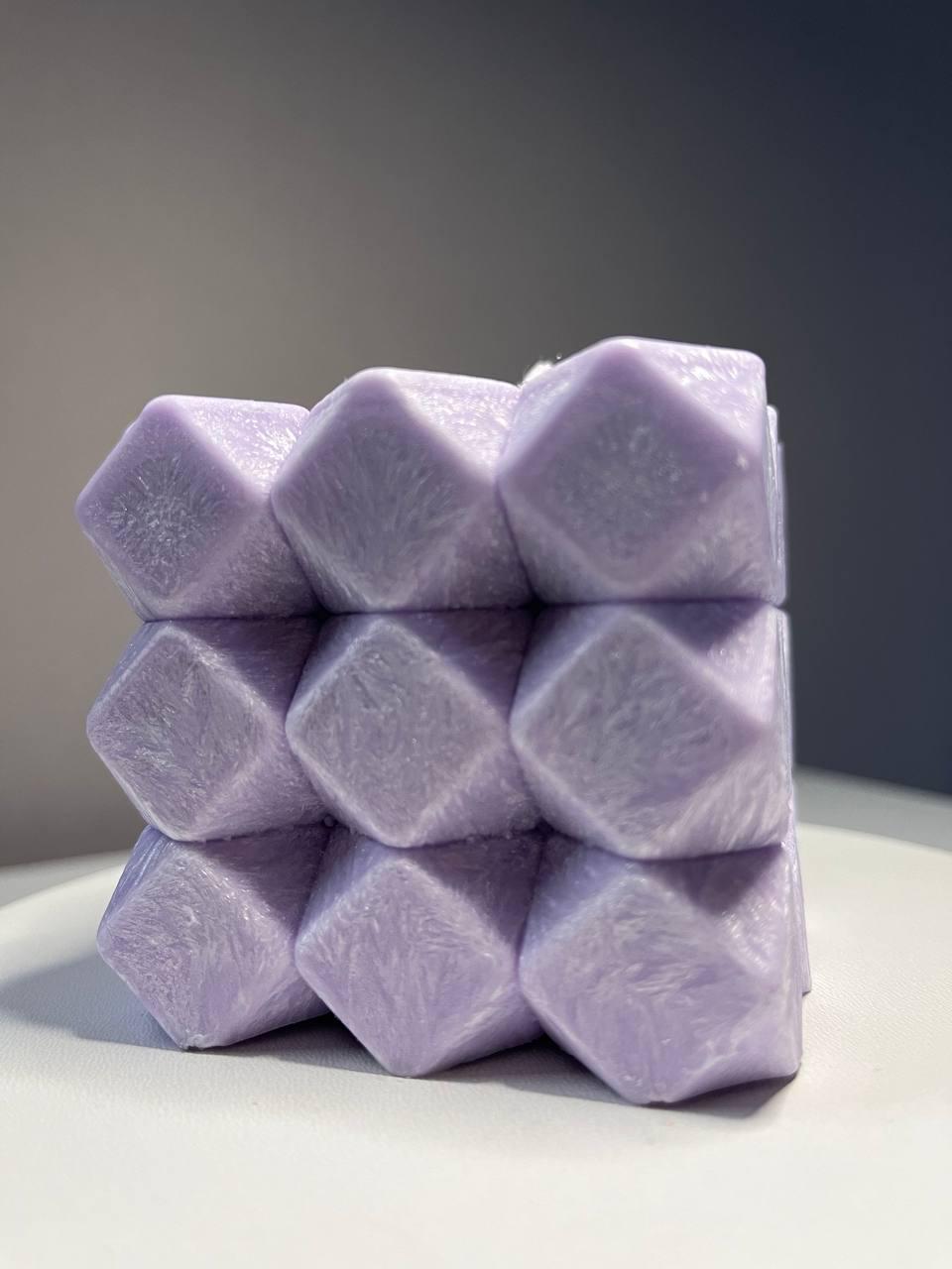 Свеча декоративная ручной работы Куб Фиолетовый - фото 2 Свеча декоративная ручной работы Куб Фиолетовый - фото 2