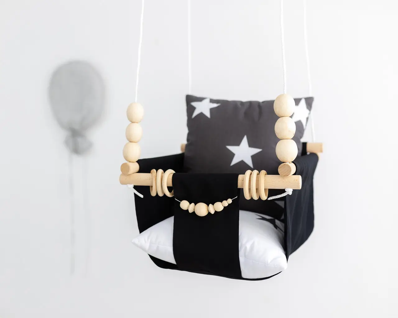 Качели подвесные Новый Стиль для детей от 6 месяцев 33х33х23 см нагрузкой до 40 кг