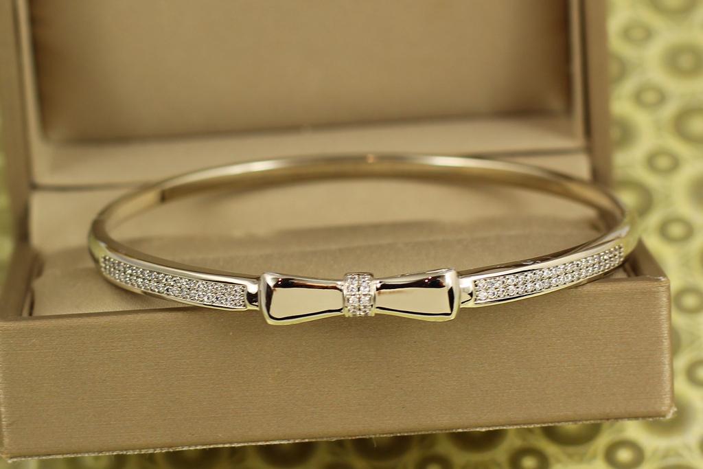 Браслет бенгл Xuping Jewelry Нежный бант 17-19 см Серебристый (30771745)