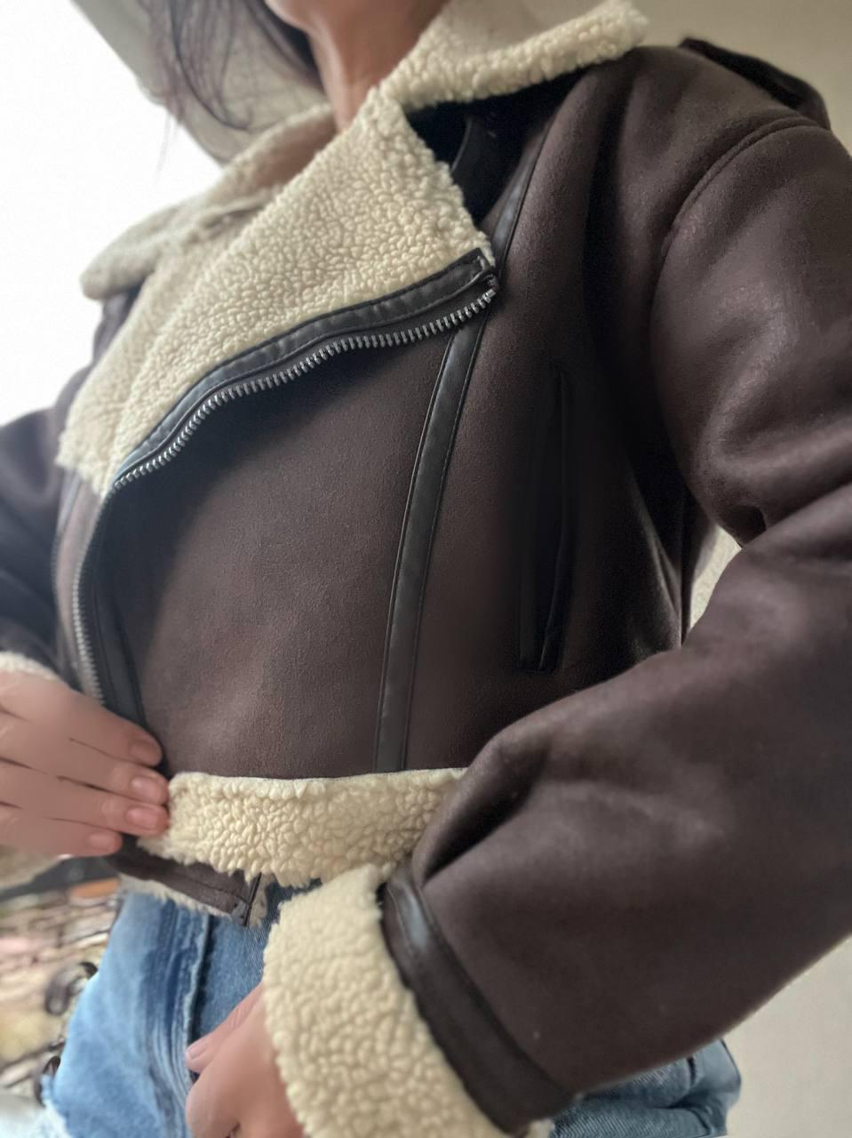 Дубленка женская Aftf Basic 2413 короткая косуха оверсайз на молнии с мехом экозамша L Коричневый (3131) - фото 6 Дубленка женская Aftf Basic 2413 короткая косуха оверсайз на молнии с мехом экозамша L Коричневый (3131) - фото 6