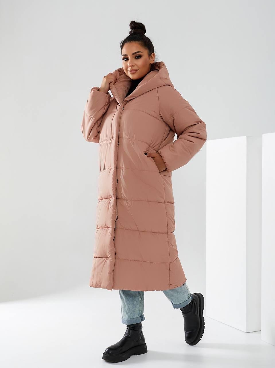 Пальто-пуховик довге на кнопках Аiza А521 р. 42-44 Персиковий/Бежевий - фото 4 Пальто-пуховик довге на кнопках Аiza А521 р. 42-44 Персиковий/Бежевий - фото 4