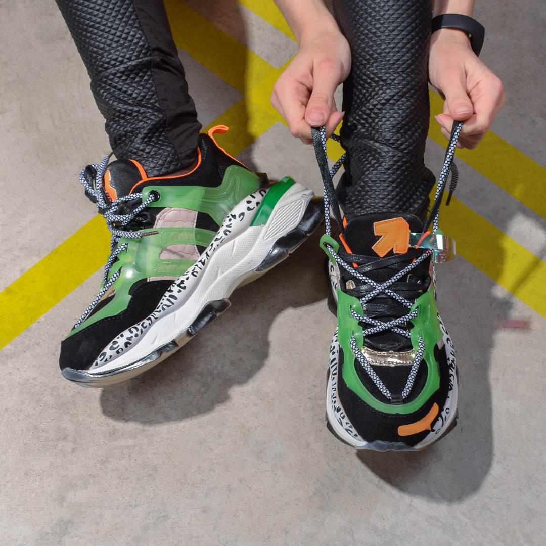 Кроссовки женские Fashion 323929 р. 38 24,5 см Кроссовки женские Fashion 323929 р. 38 24,5 см