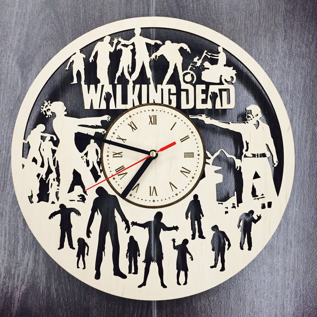 Часы настенные деревянные бесшумные Ходячие мертвецы