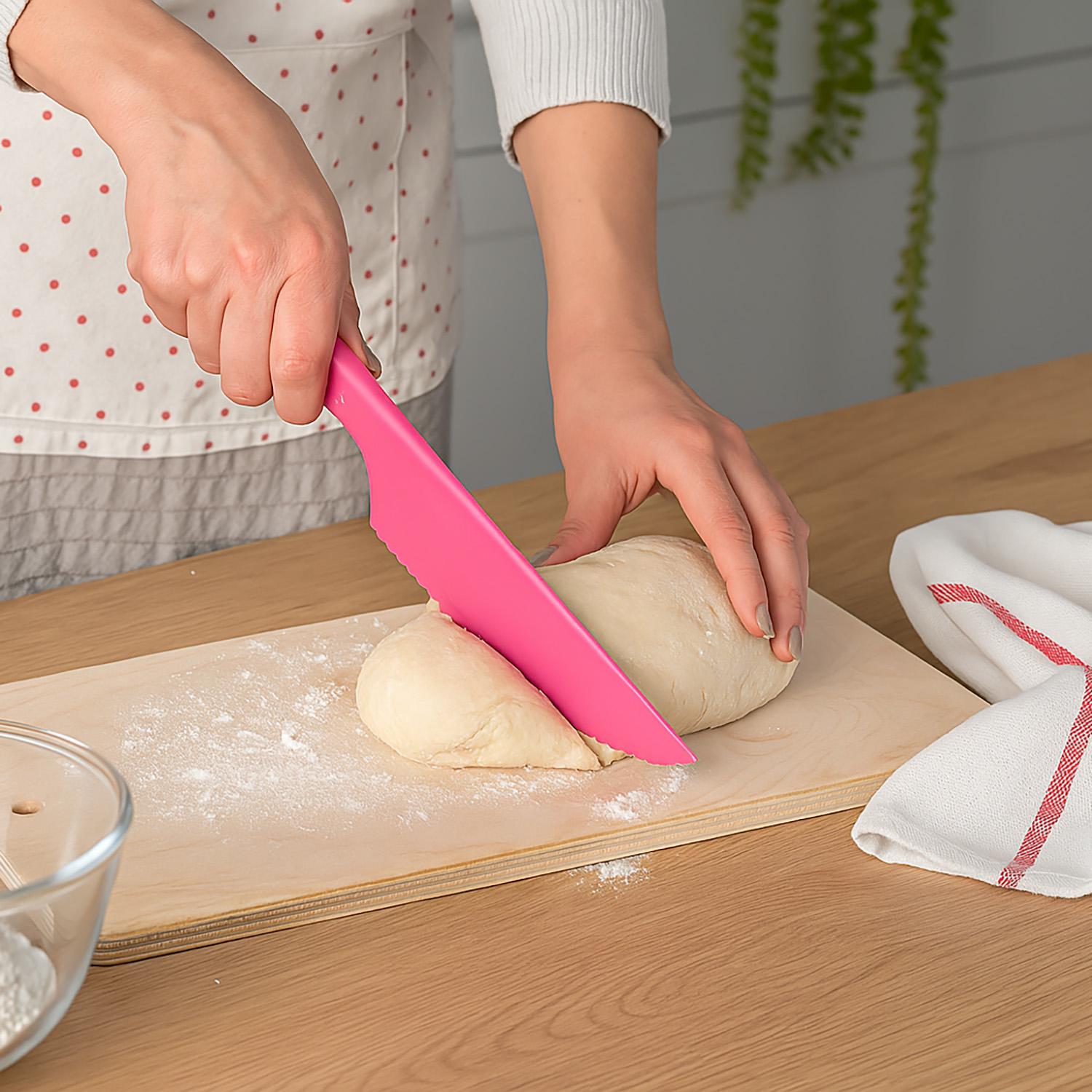 Кухонний ніж пластиковий Kitchette для силіконового килимка 30,5 см Рожевий (1806200137) - фото 17 Кухонний ніж пластиковий Kitchette для силіконового килимка 30,5 см Рожевий (1806200137) - фото 17