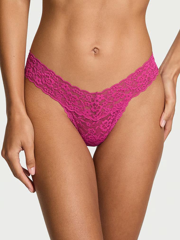 Трусики стринги Victoria's Secret The Lacie Lace Strappy-Back Thong Panty M Розовый (27177454)