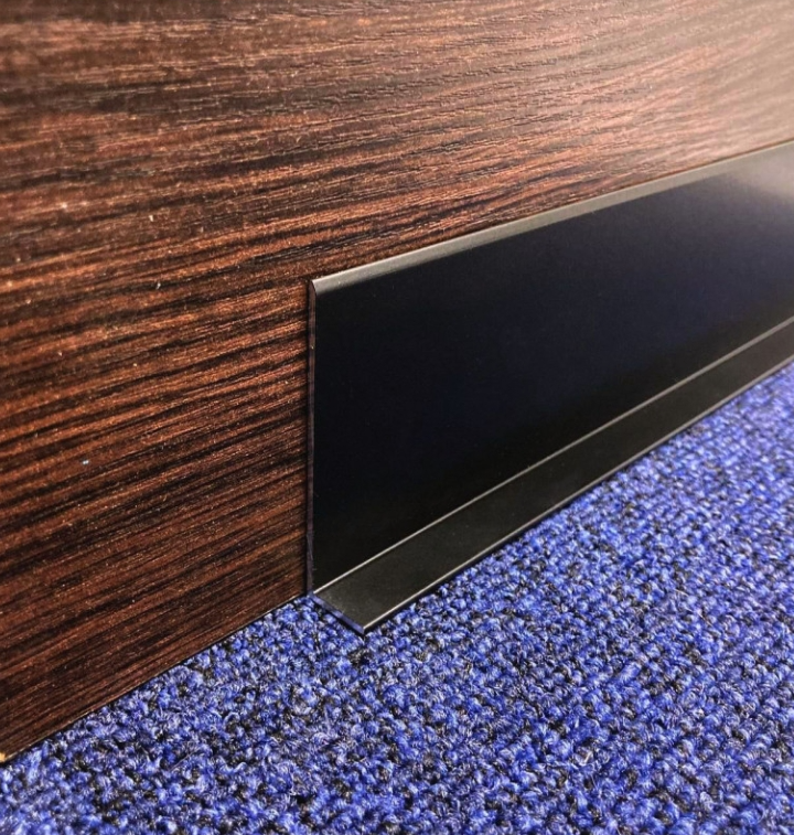 Плинтус алюминиевый L-образный Best Deal 6/40 2,5 м Черный (33550191)