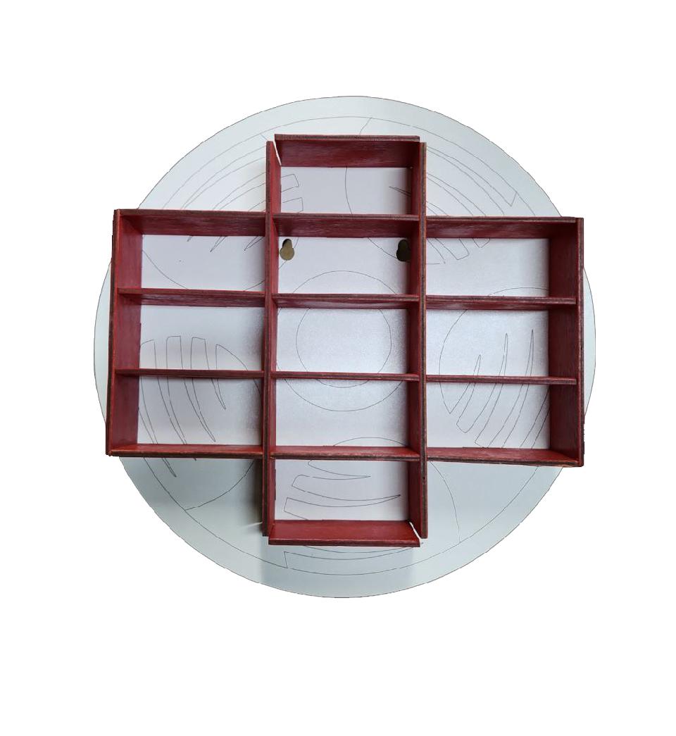 Полка деревянная для автомоделей 33х33 см (22522084)