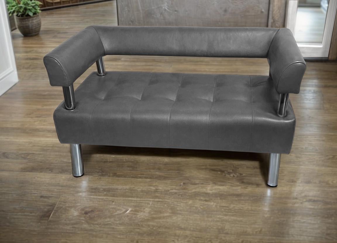 Диван офисный Tobi Sho Комфорт со спинкой и подлокотниками 1000x530x750 мм кожзам Серый (2233) - фото 1 Диван офисный Tobi Sho Комфорт со спинкой и подлокотниками 1000x530x750 мм кожзам Серый (2233) - фото 1