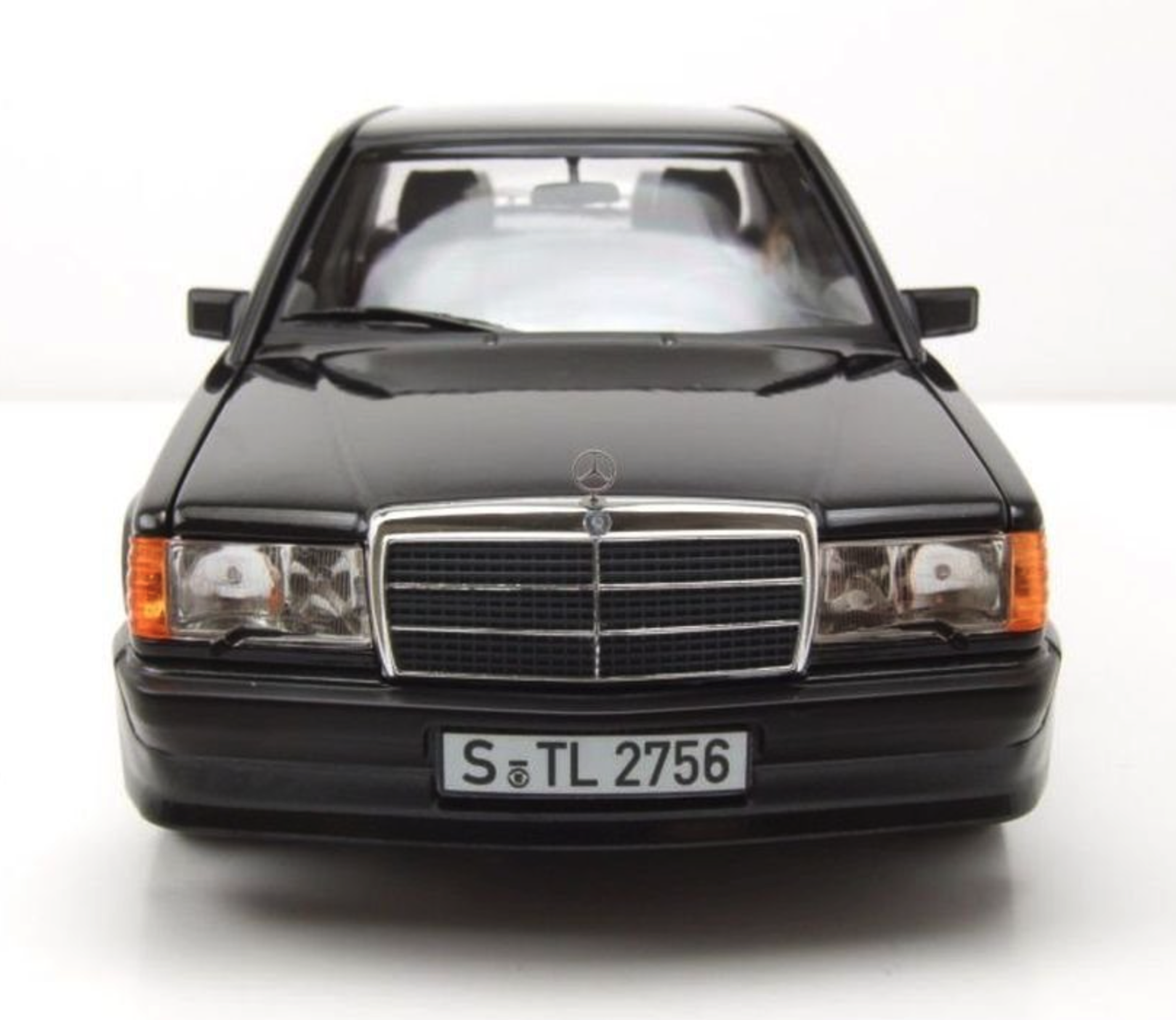ᐉ Модель автомобиля 1:18 Mercedes-Benz 190E 2.3 16V W201 Black
