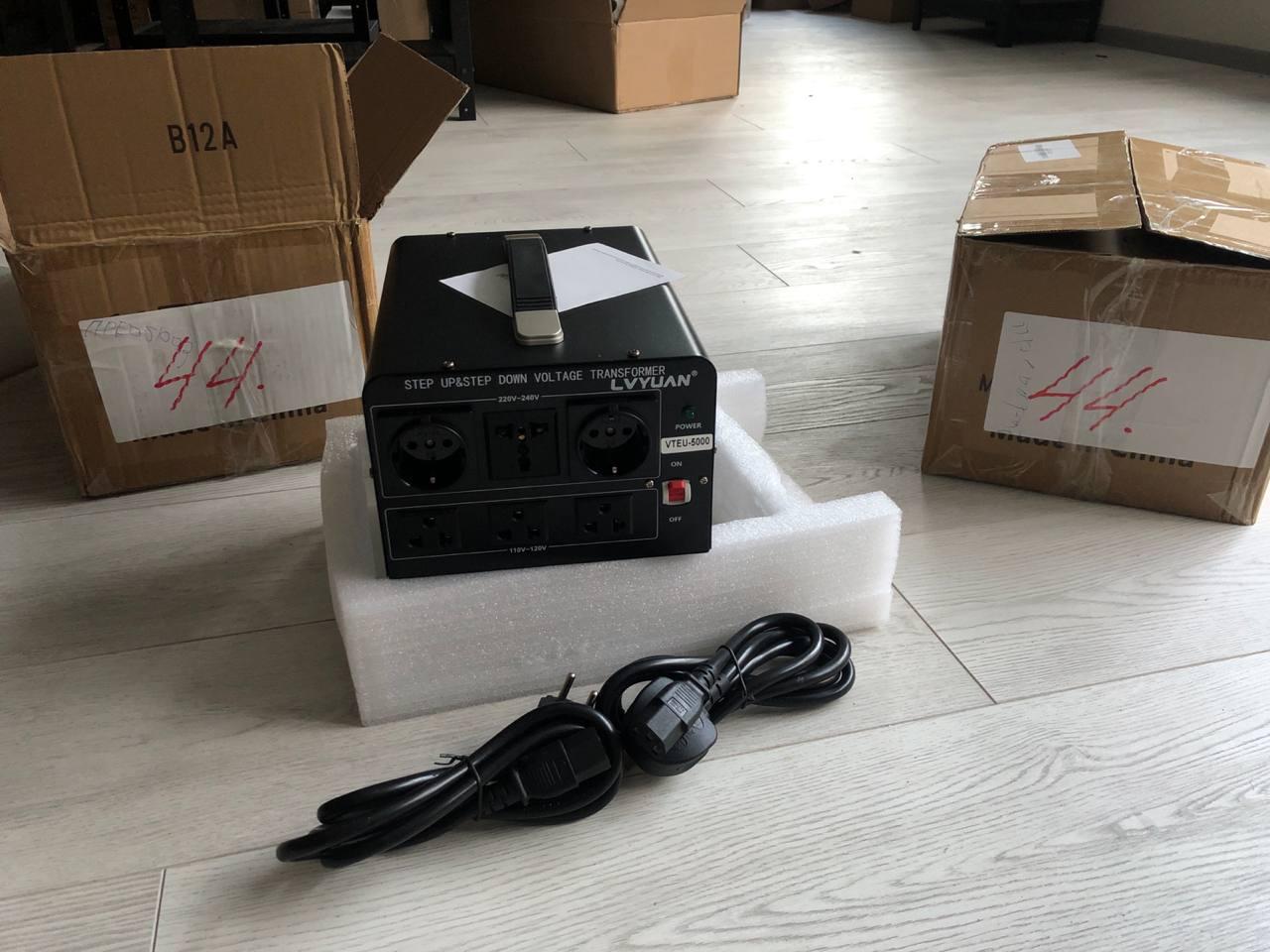 Перетворювач напруги Lvyuan 110/220 V (VTEU-5000) - фото 6