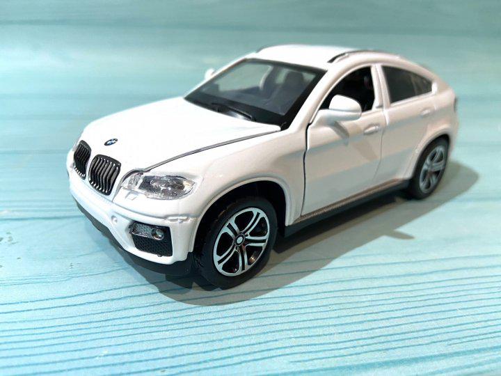 Машинка металлическая TK Union Group Auto Expert LF-73744 BMW X6 инерционная 1:32 Белый (39946105)