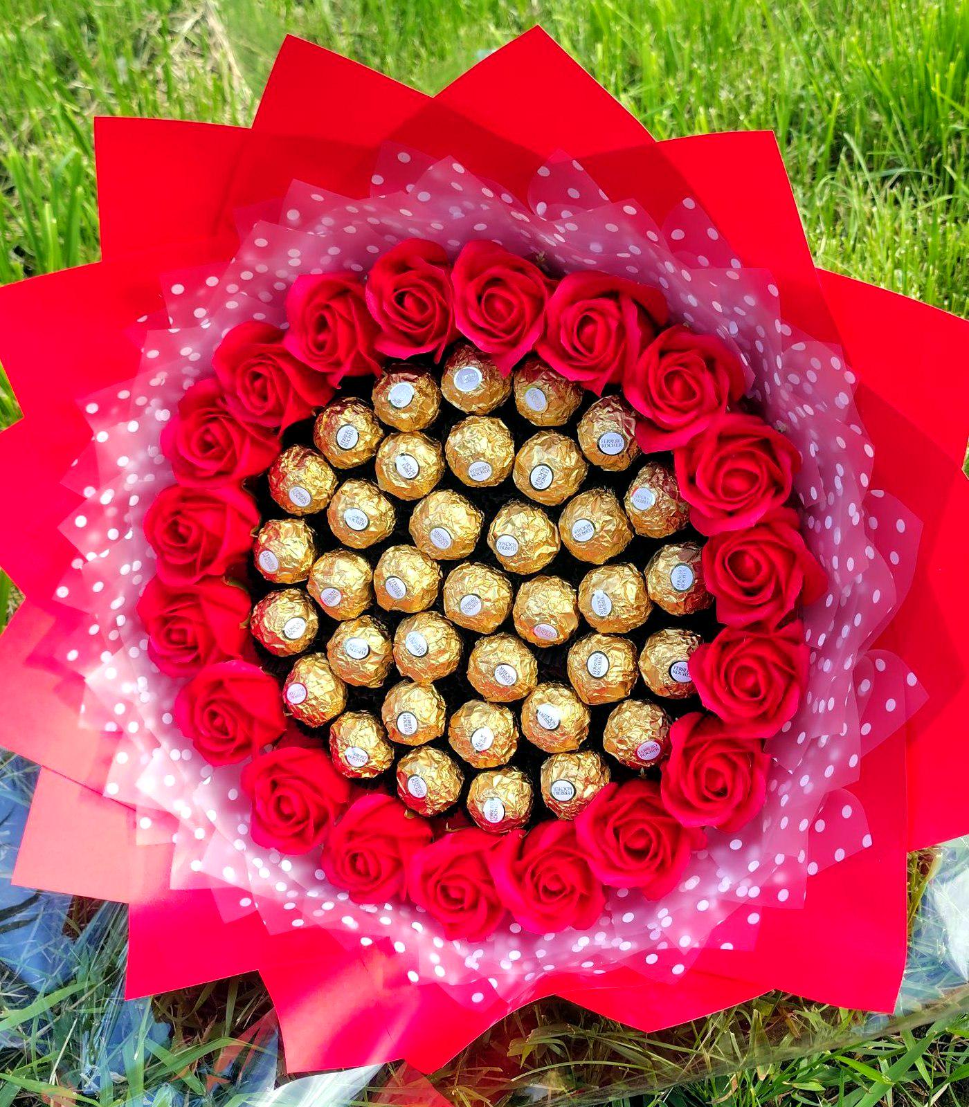 Букет из конфет Ferrero Rocher Красный (B28005)
