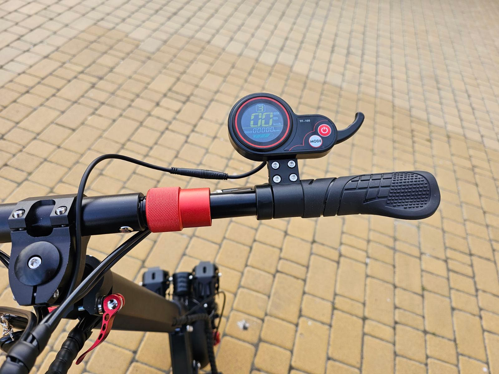 Электросамокат с сиденьем KugooKirin M4 PRO 1000 W/18 Ah 2025 +3 фары - фото 11 Электросамокат с сиденьем KugooKirin M4 PRO 1000 W/18 Ah 2025 +3 фары - фото 11