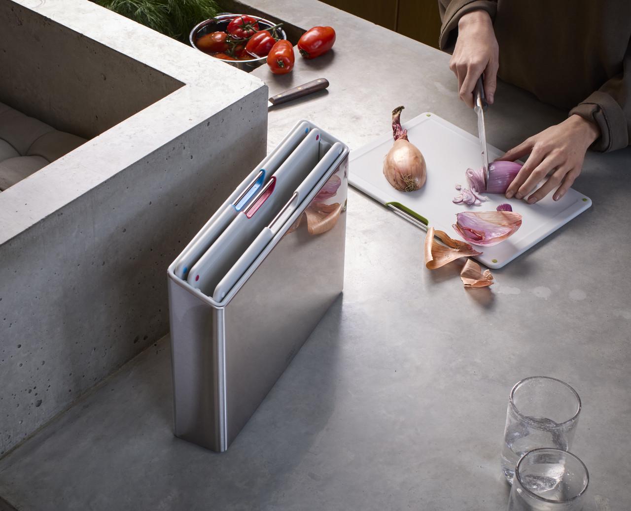 Набор досок Joseph Joseph 1000072 Folio 4 шт. в кейсе из нержавеющей стали (1000072) - фото 7 Набор досок Joseph Joseph 1000072 Folio 4 шт. в кейсе из нержавеющей стали (1000072) - фото 7