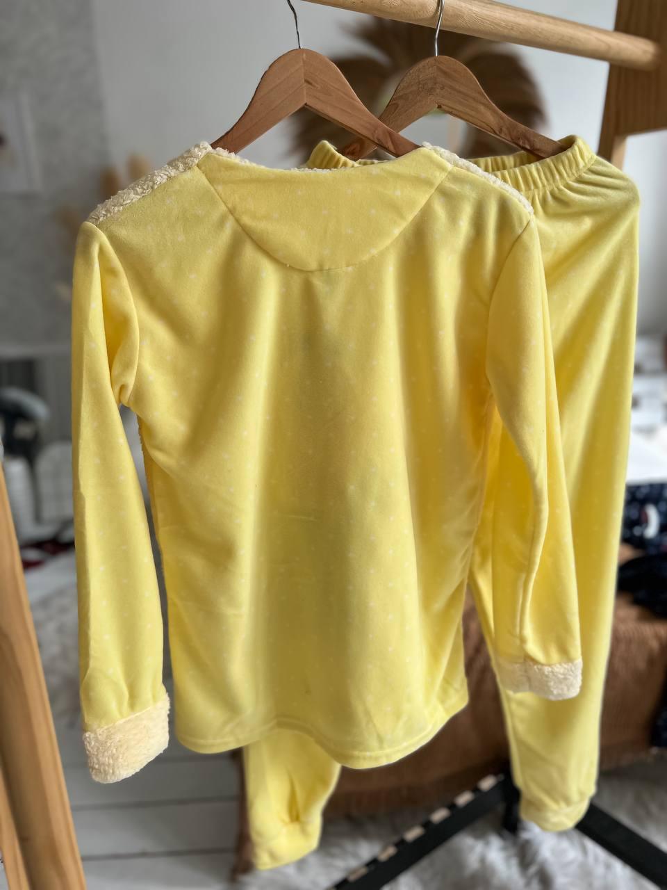 Пижама женская теплая DO2164 с принтом и маской для сна XL Желтый - фото 3 Пижама женская теплая DO2164 с принтом и маской для сна XL Желтый - фото 3