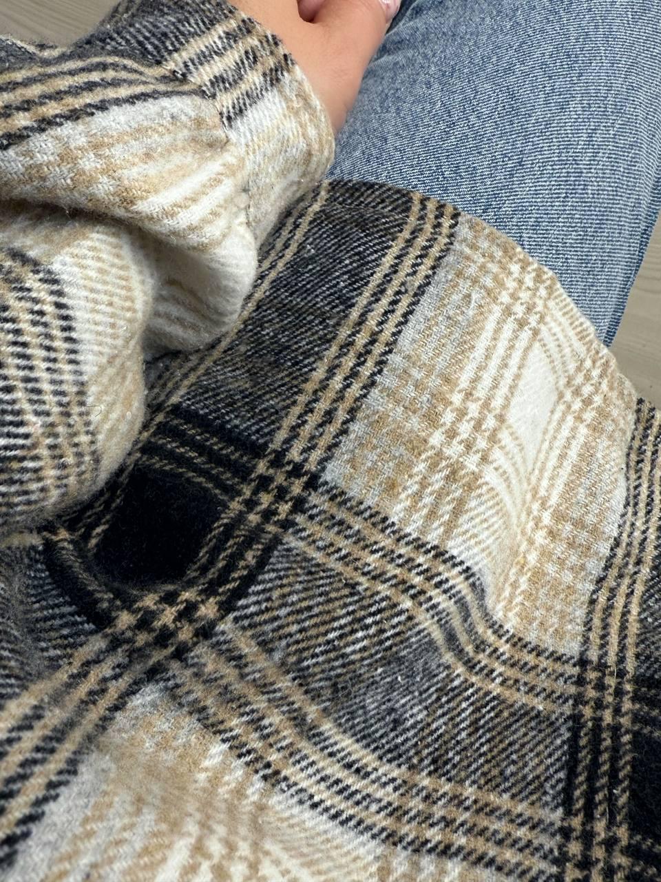 Сорочка жіноча A-N 211 картата оверсайз в клітинку тепла байкова кишеня OS Темно-бежевий (2954) - фото 6 Сорочка жіноча A-N 211 картата оверсайз в клітинку тепла байкова кишеня OS Темно-бежевий (2954) - фото 6