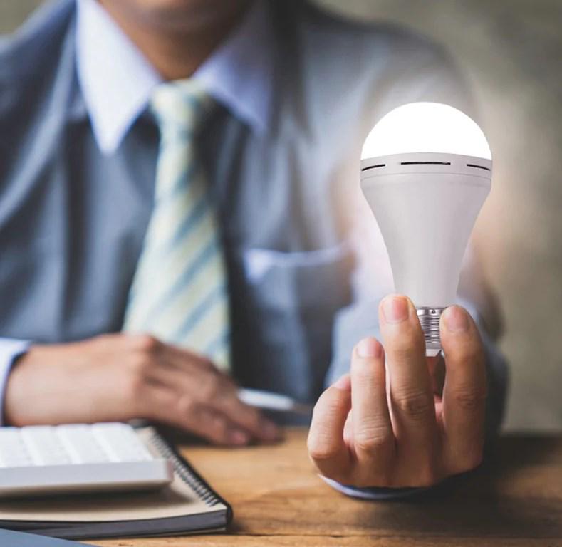 Лампа цокольная с аккумуляторами Li-Ion с подвеской и заглушкой 15W 6500К Белый (1522/2) - фото 3 Лампа цокольная с аккумуляторами Li-Ion с подвеской и заглушкой 15W 6500К Белый (1522/2) - фото 3