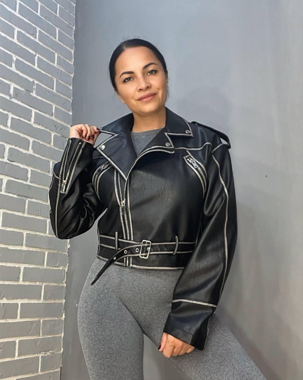 Куртка женская Aftf Basic 2466 короткая косуха молнии пояс вареные швы экокожа M Черный (2758) - фото 7 Куртка женская Aftf Basic 2466 короткая косуха молнии пояс вареные швы экокожа M Черный (2758) - фото 7