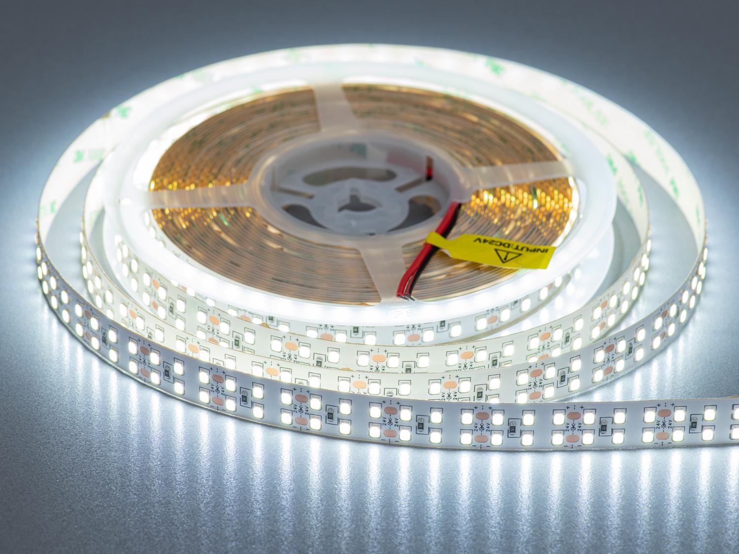 Светодиодная лента 24 В 240 диодов на метр 15 мм Холодный Белый (N24-2835-240-CW-20-15)