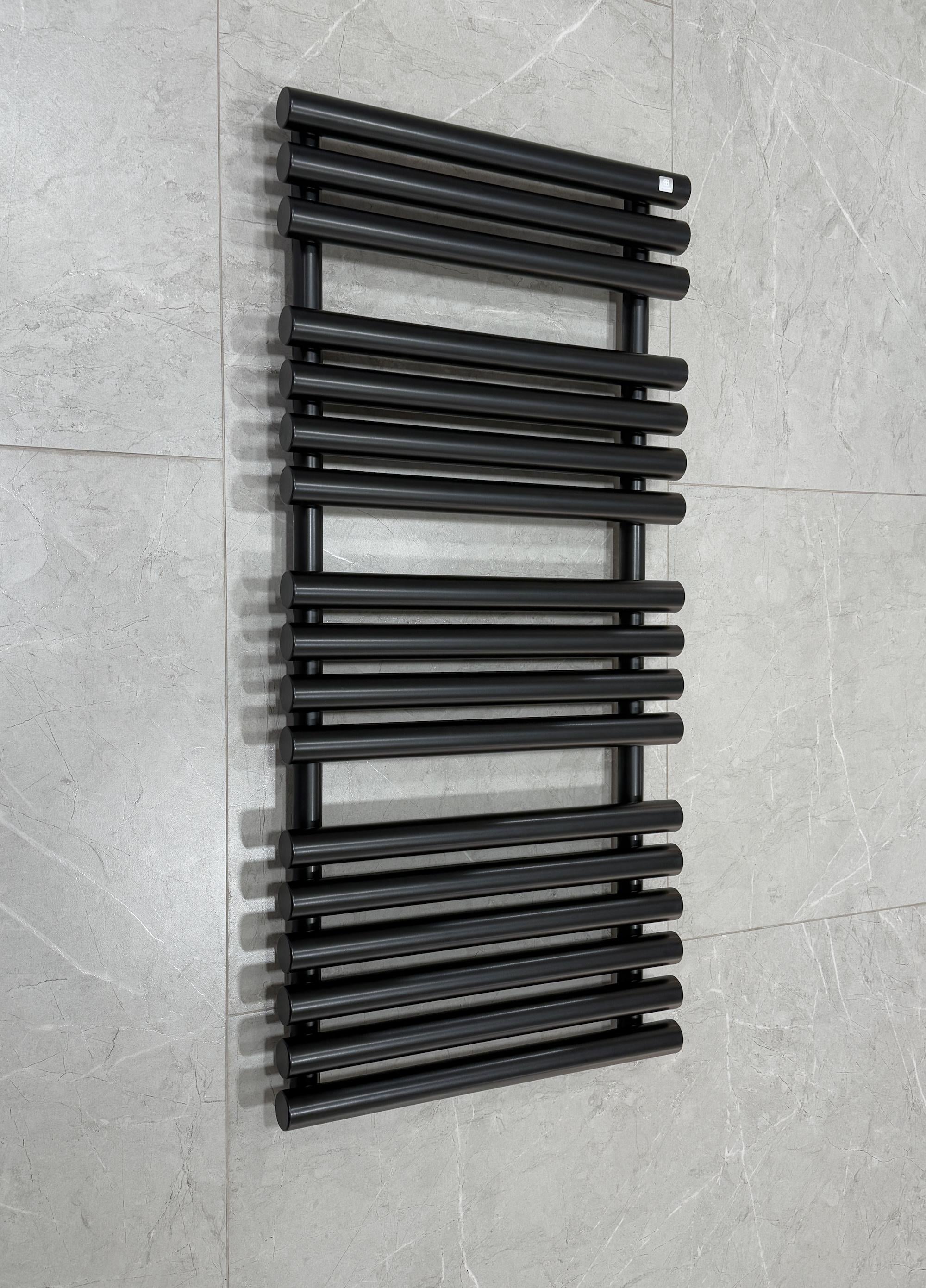 Полотенцесушитель водяной Terma ROLO TOWEL 1085x520 мм Black Mat (889)