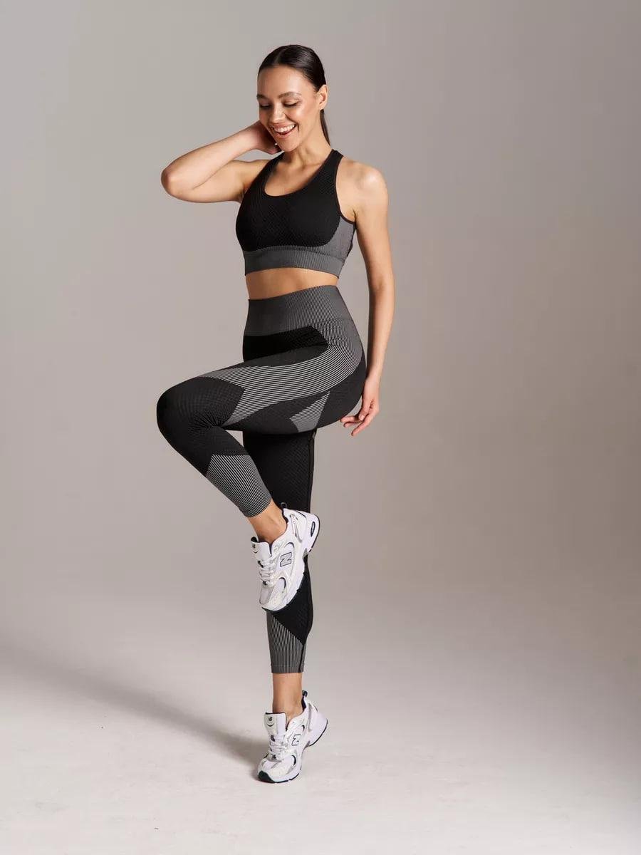 Спортивний костюм жіночий Push Up фітнес комплект трійка рашгард на блискавці топ лосини Push Up для тренувань S Чорно-сірий (70060S) - фото 3