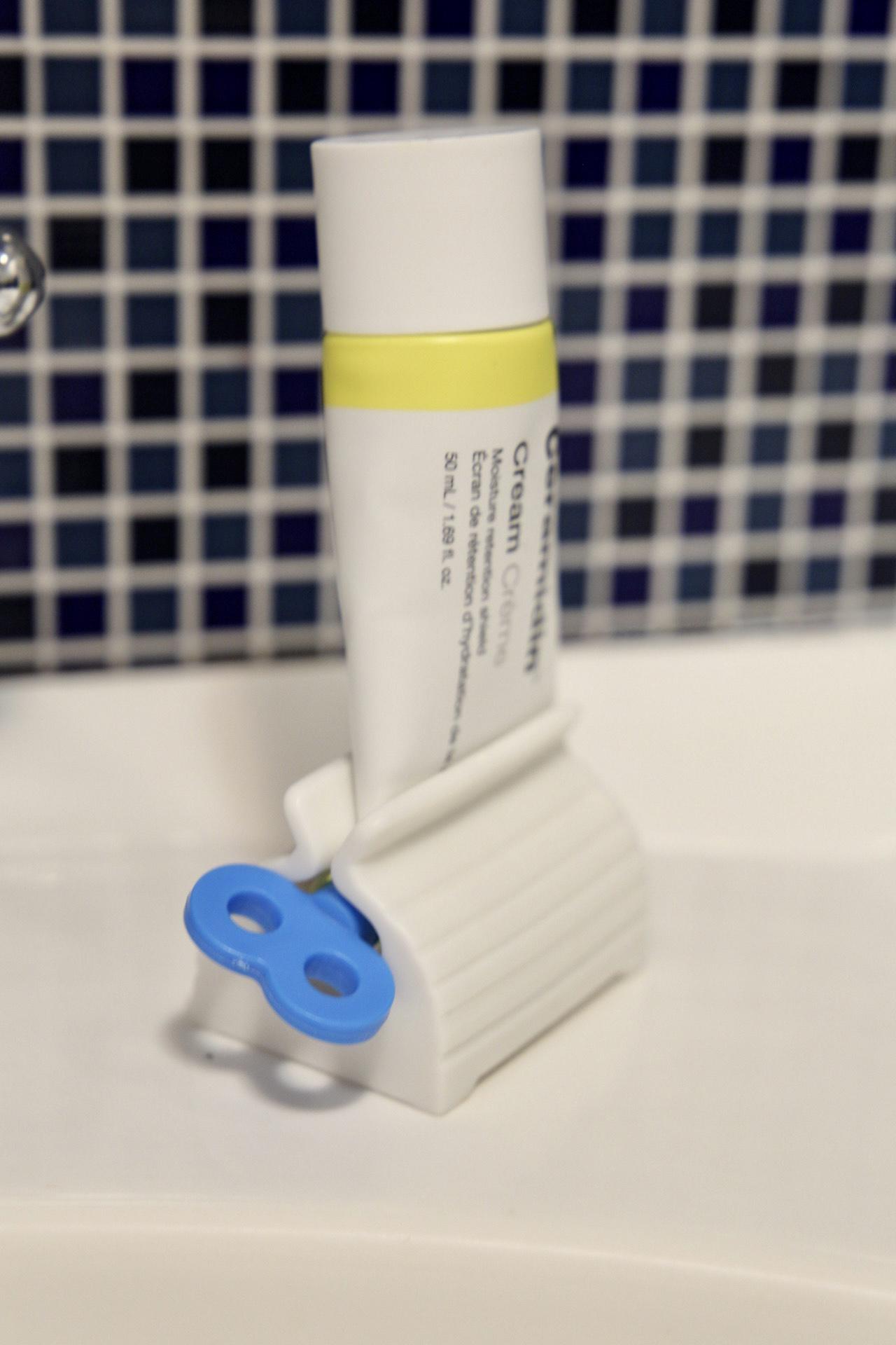 Пресс для зубной пасты и крема Синий (00000010475) - фото 2 Пресс для зубной пасты и крема Синий (00000010475) - фото 2