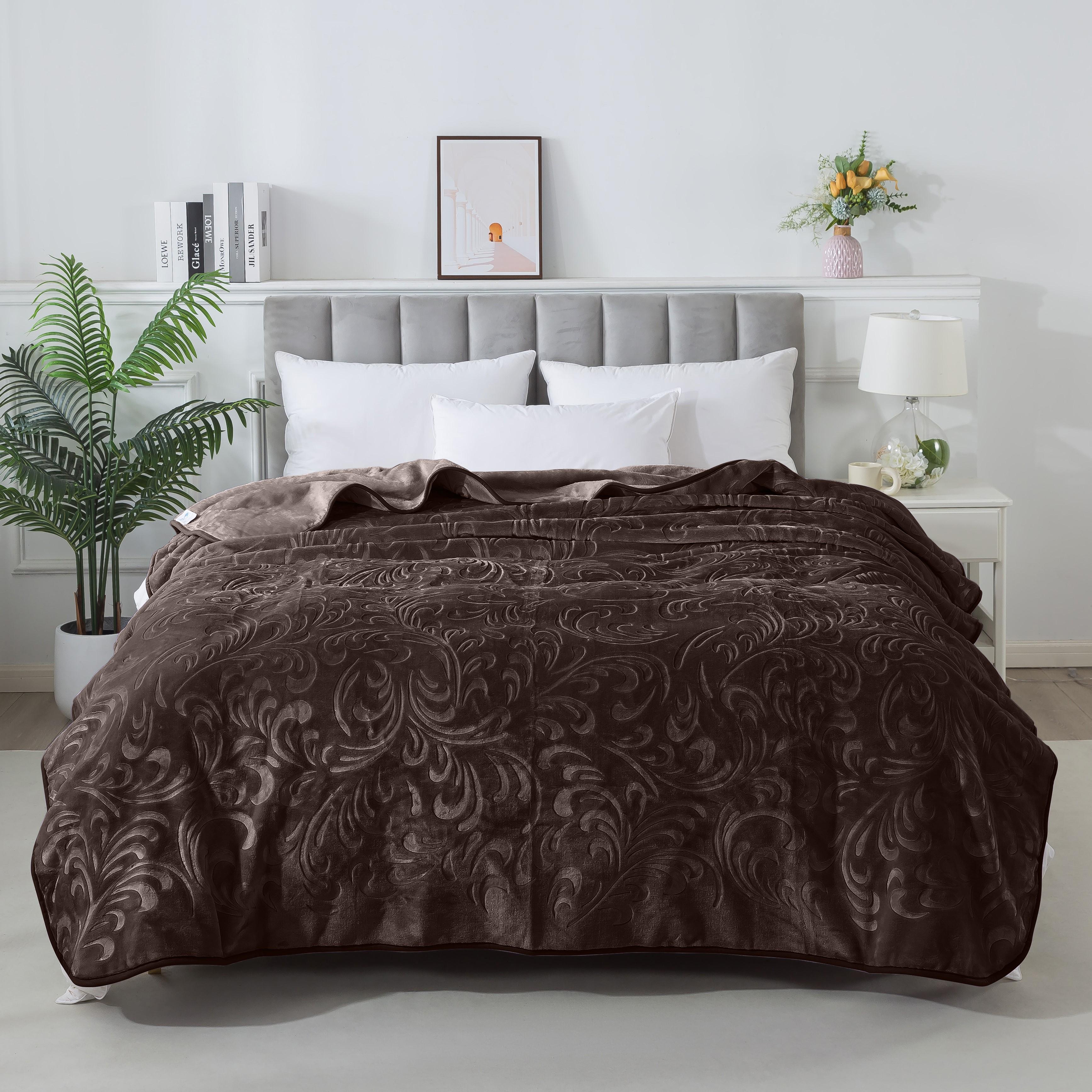 Плед велюровый c выдавкой однотонный Vitas 200х240 см Каштановый (D003)