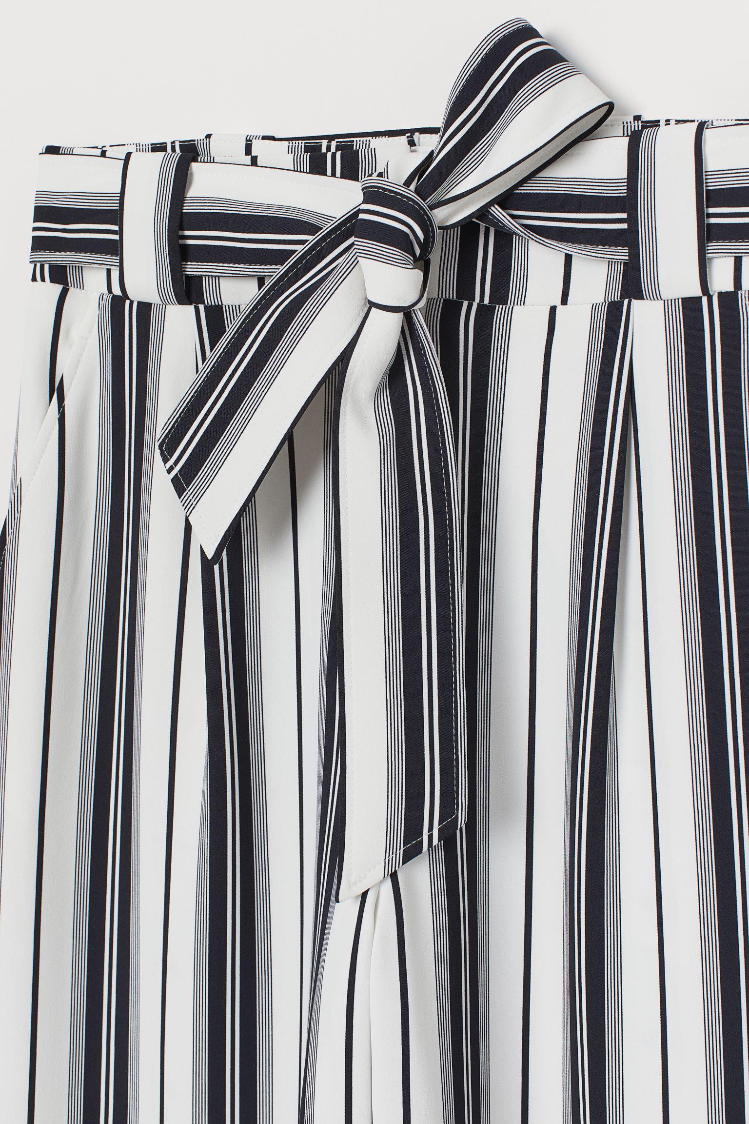 Брюки H&M Полоска р. 38 Белый/Черный (28117632840) - фото 2 Брюки H&M Полоска р. 38 Белый/Черный (28117632840) - фото 2