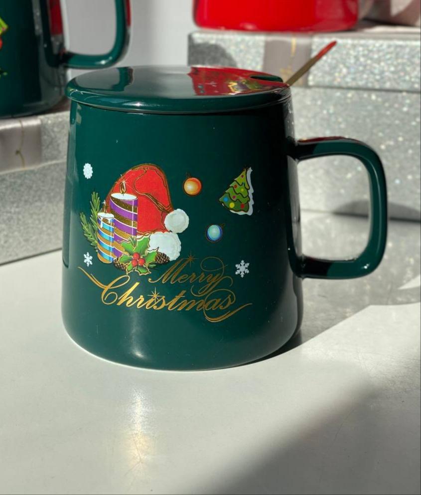 Кружка Olens Рождественская с крышкой и ложкой керамическая 400 мл Зеленый (8030-292)