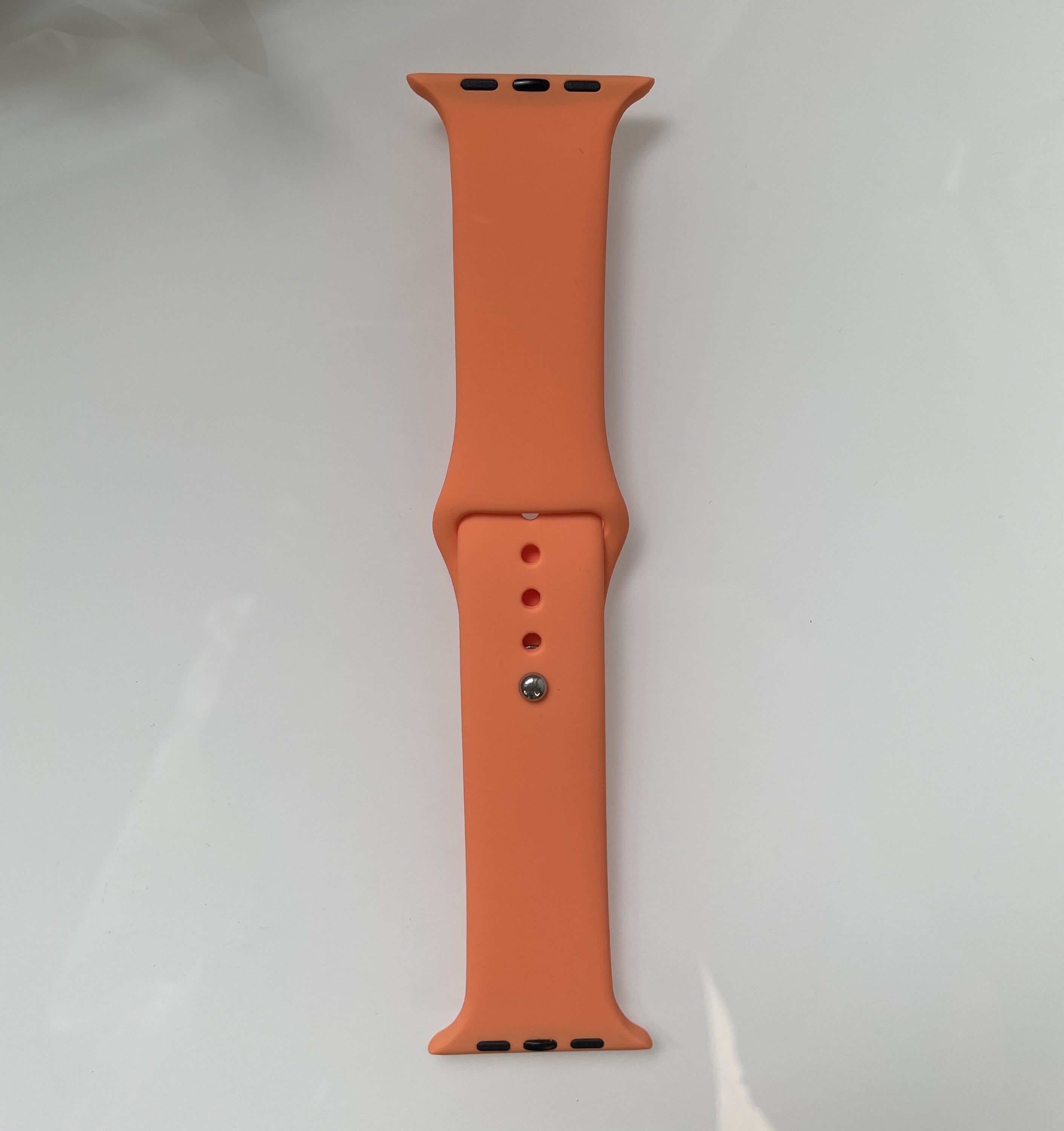 Ремешок для смарт-часов силиконовый для Apple Watch 38/40 мм Оранжевый (RW054)