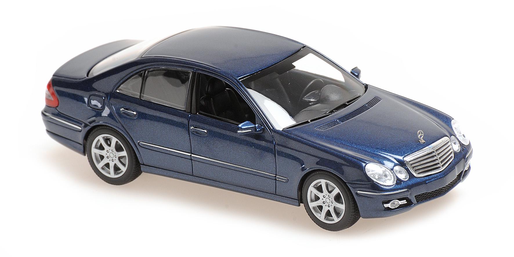 Модель автомобиля Maxichamps 1:43 Mercedes-Benz E-Class W211 Dark Blue (940036001)