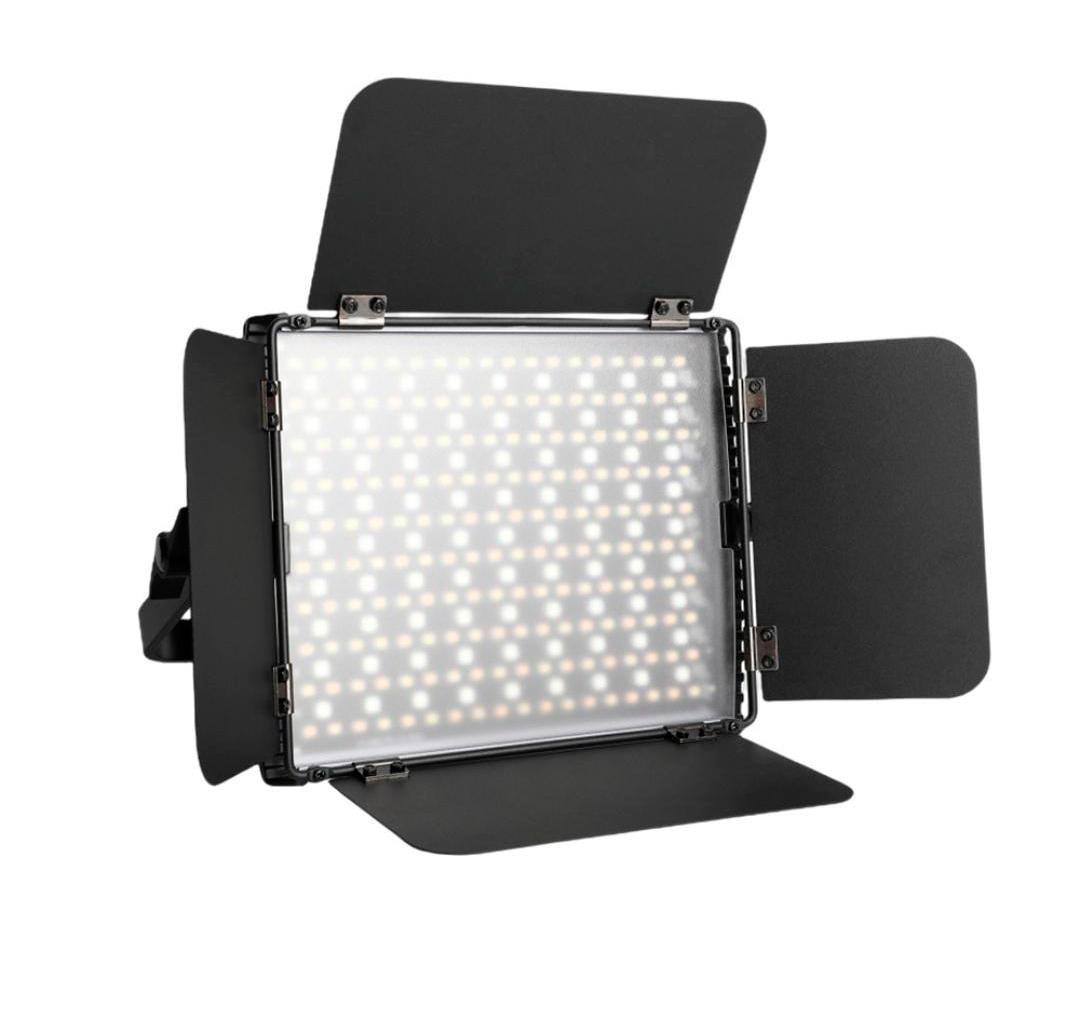 Відеосвітло професійне Varikolor Pro Led U600+ RGB 2,4 м 20х11х5 см Відеосвітло професійне Varikolor Pro Led U600+ RGB 2,4 м 20х11х5 см