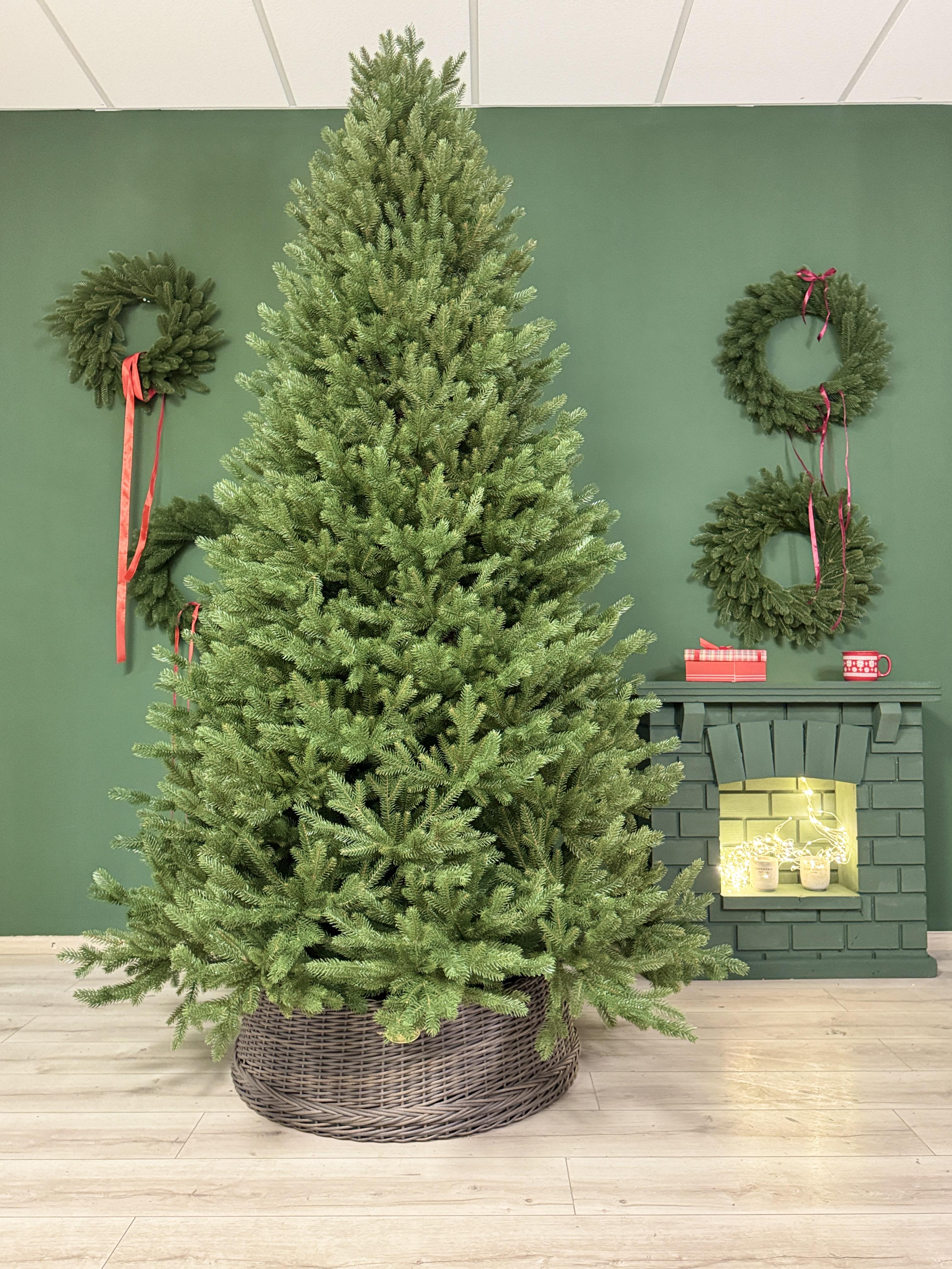 Искусственная елка Татра литая 1,9м с металлической подставкой Зеленый (YA67898103)