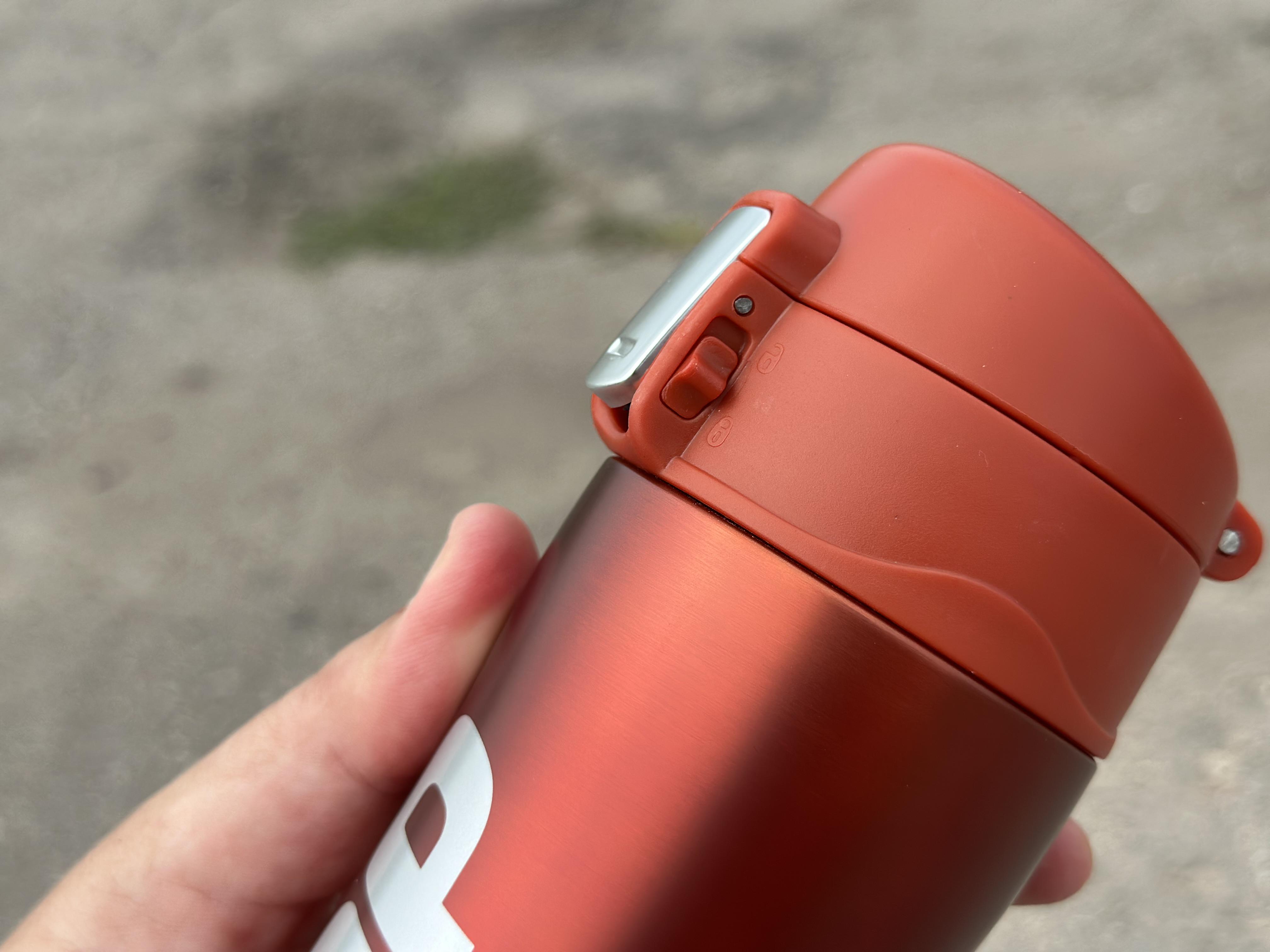 Термокружка Tramp держит 12 ч. 0,45 л (UTRC-107-red) - фото 4