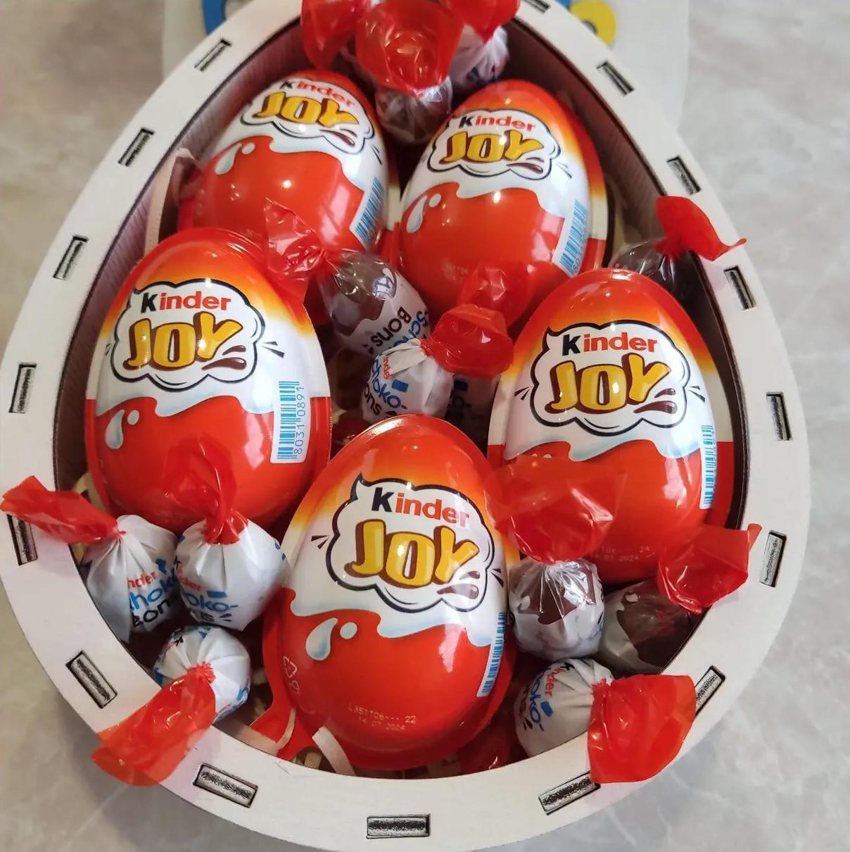 Бокс с киндерами для девушки/ребенка на празник/день рождения/новый год (ar16)