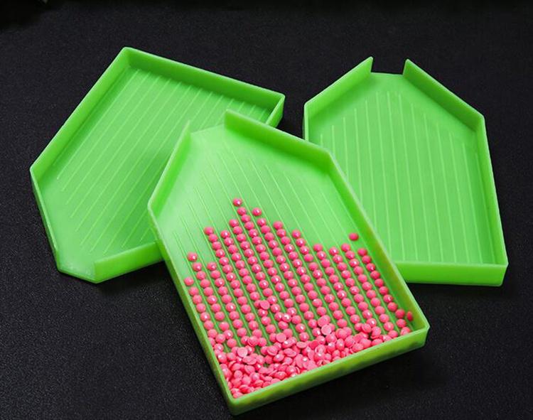 Комплект инструментов с органайзером лейкой и светловым стилусом 77 елементов для алмазной вышивки (skl-compl26) - фото 6 Комплект инструментов с органайзером лейкой и светловым стилусом 77 елементов для алмазной вышивки (skl-compl26) - фото 6