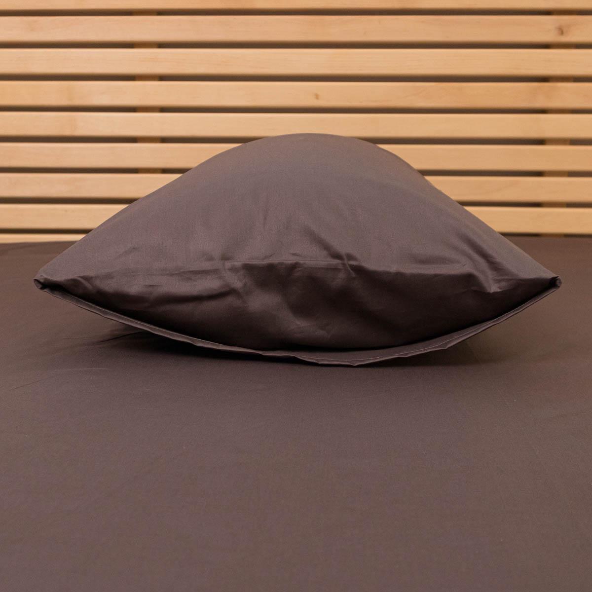 Наволочка на подушку YouStar сатин гладкофарбований 135 г/м2 50х50 см 1 шт. Шоколад (nav-sg-50x50-shoko) - фото 2 Наволочка на подушку YouStar сатин гладкофарбований 135 г/м2 50х50 см 1 шт. Шоколад (nav-sg-50x50-shoko) - фото 2