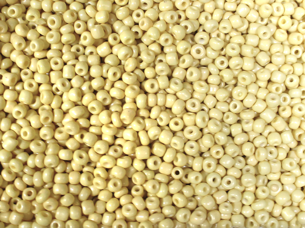 Бисер 450 г крупный 6/0 17
