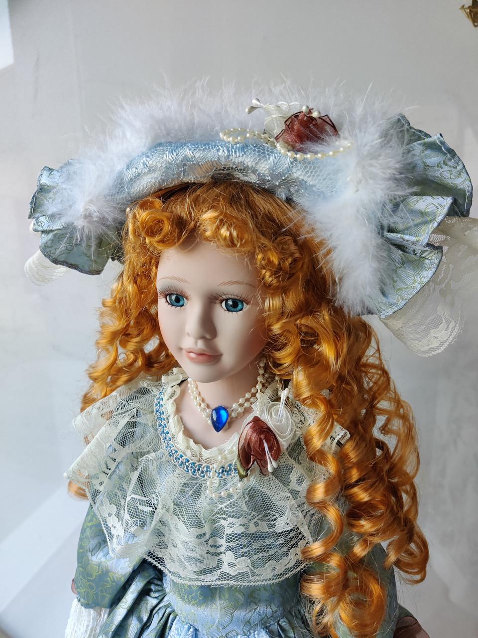 Лялька сувенірна Porcelain doll Сьюзі 55 см (1303-01 С) - фото 6