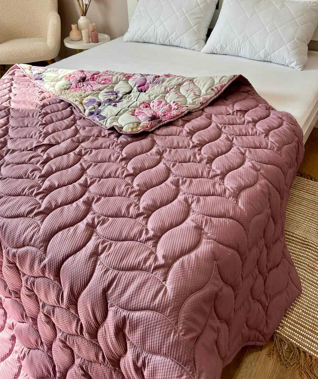 Одеяло летнее двухстороннее с рисунком полутораспальное 150x210 см Розовый - фото 6 Одеяло летнее двухстороннее с рисунком полутораспальное 150x210 см Розовый - фото 6